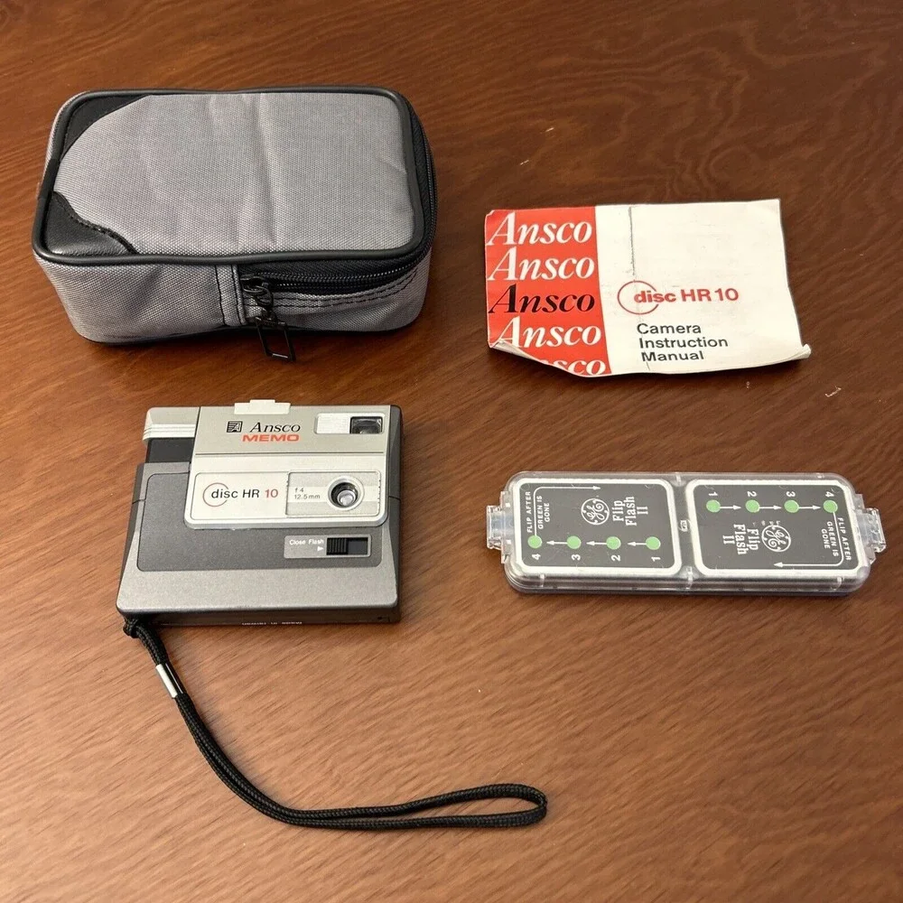 Ansco MEMO Disc HR10 Vintage Compact Pocket Film Camera 12.5mm f/4 lens extras
